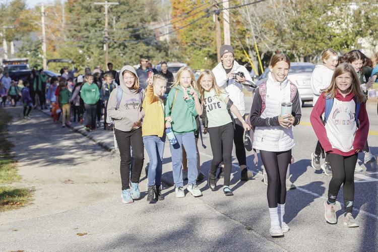10-06-22 PT Walk to School peace signs wide