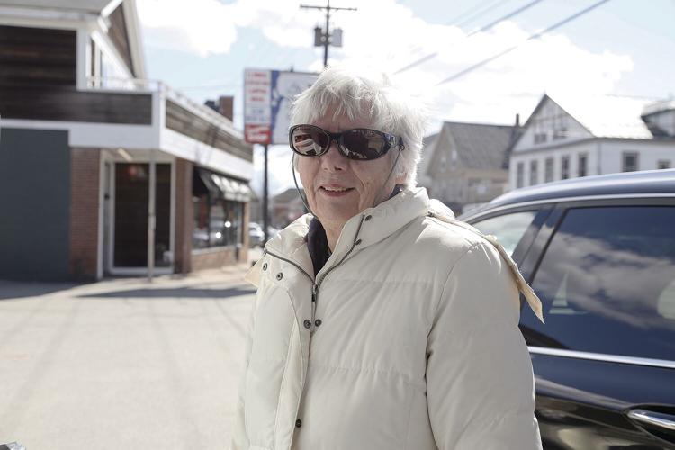 03-08-22 Gas donna west