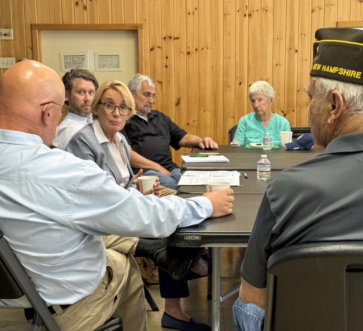 Hassan meets with vets