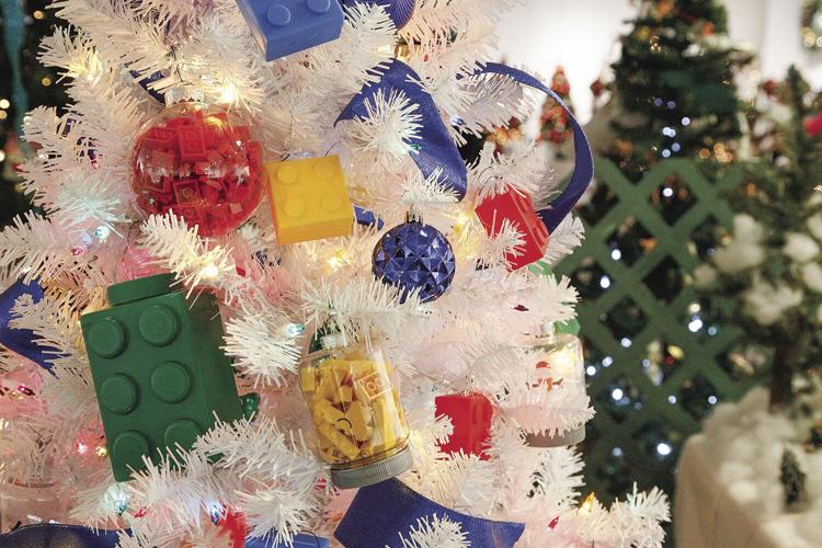 12-04-21 Fest Trees lego