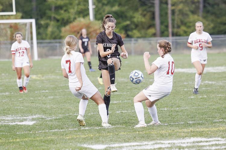 09-27-22 KHS-B WSOC burke breaking through