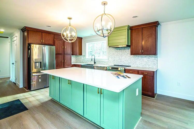 63 Whipples Way, Tamworth kitchen 2.jpg