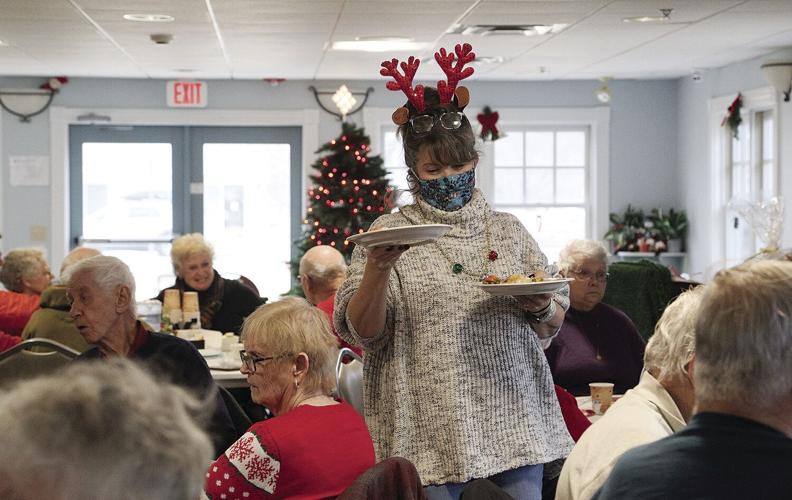 12-15-22 Gibson Christmas Lunch carrying plates best