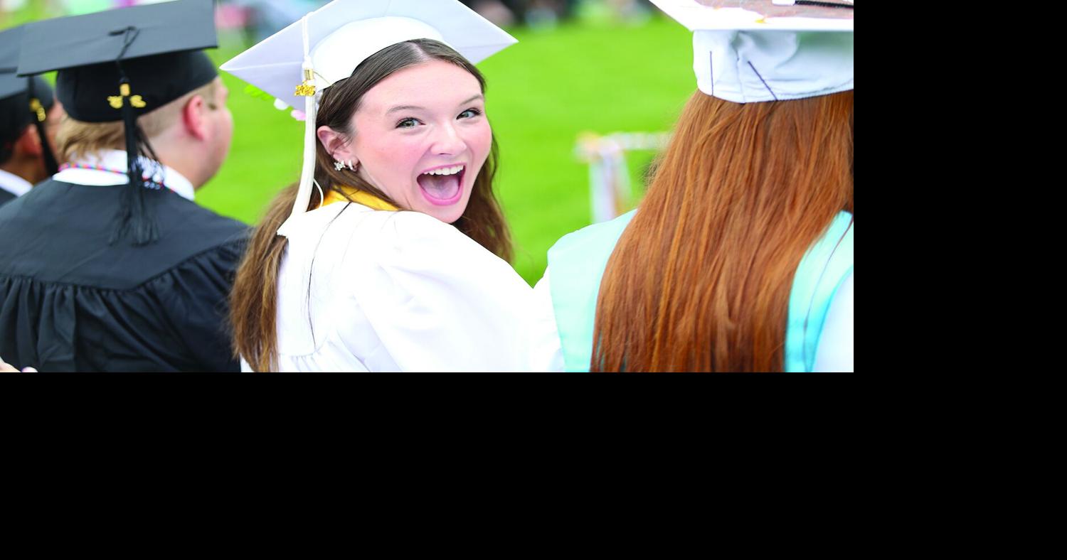 Kennett graduates 143 in outdoor ceremony | Local News | conwaydailysun.com