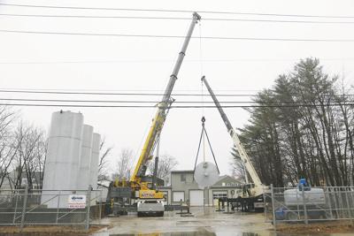 12-07-22 East Oil cranes widest