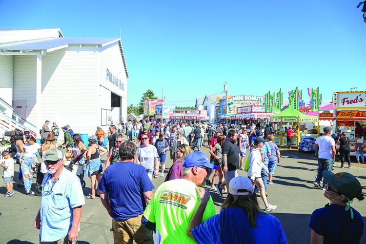 09-29-25 Fryeburg Fair crowds pr and food