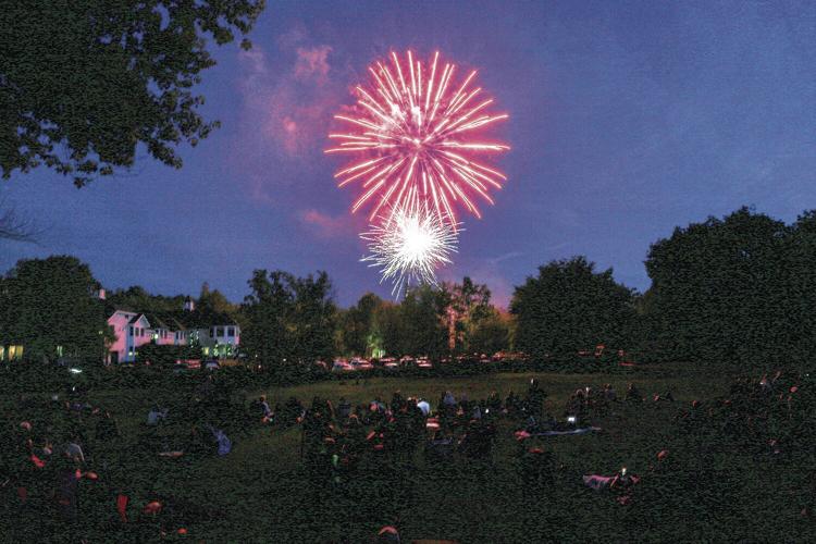 07-02-22 Jackson Fireworks red and white burst