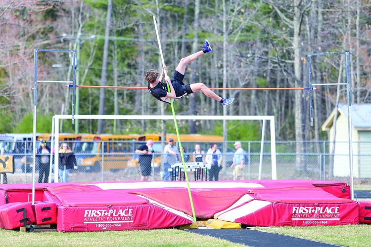 04-22-25 KHS Track pole vault side head on