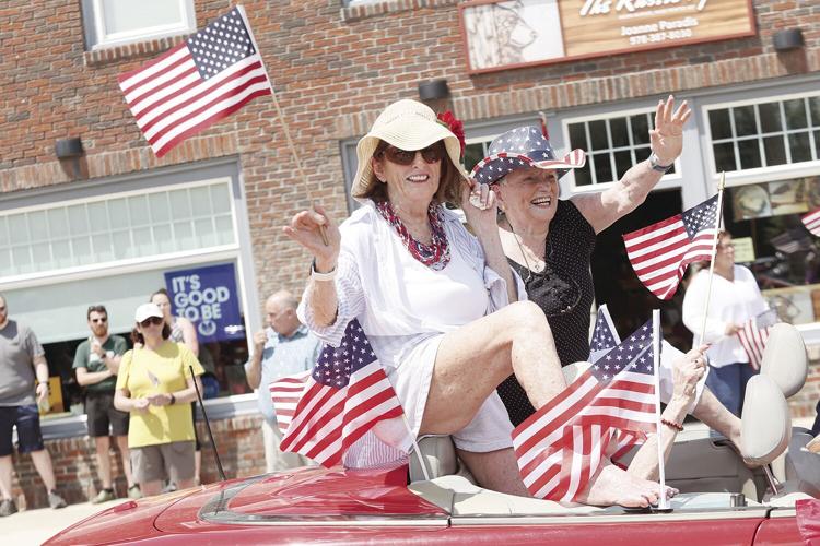 07-04-24 4th Parade Conway seavey sisters