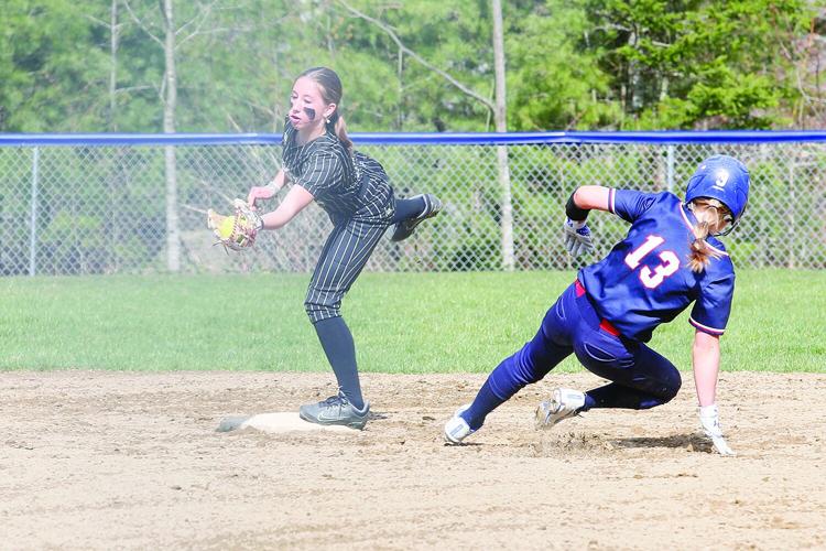 KHS Softball - Noli houde one-foot catch