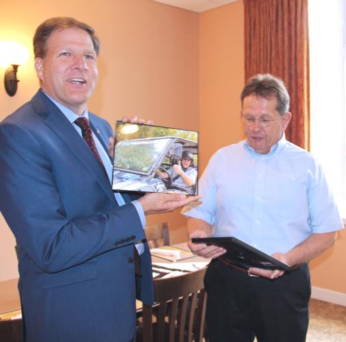 Governor comes to Berlin to discuss city's fiscal plight