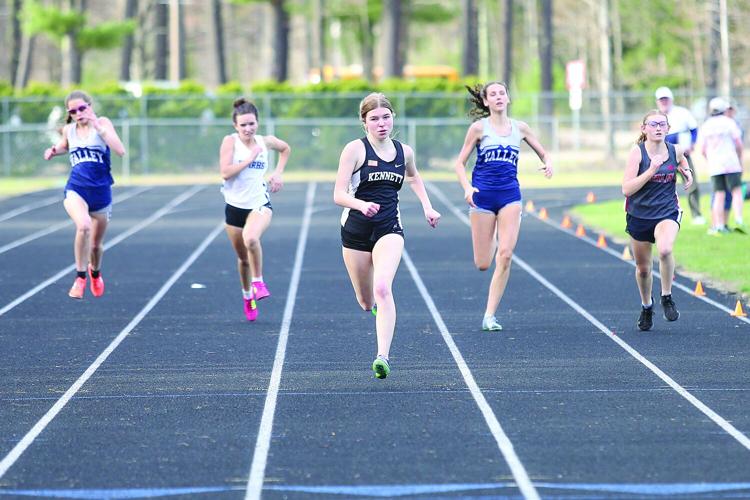 04-29-25 KHS Track 200m girls ahead