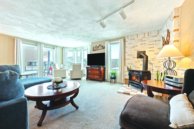 54 ChristmasMLS 5076645_5.jpg