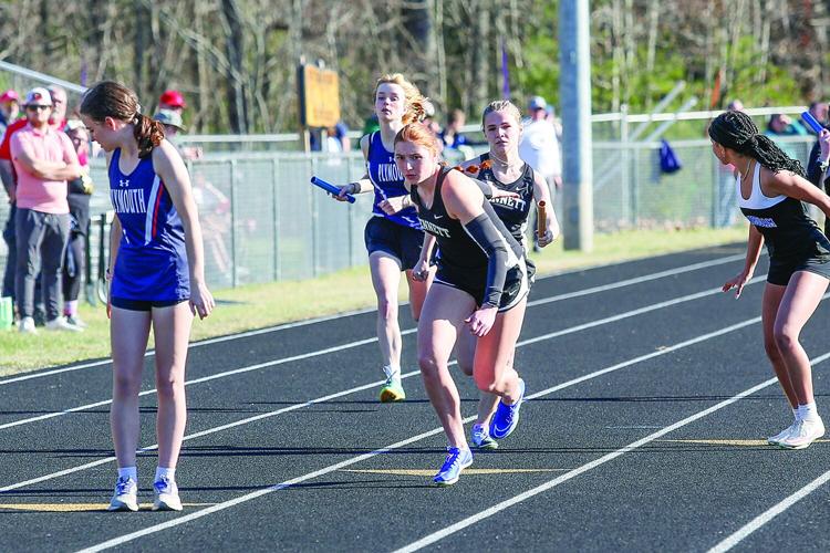 04-23-24 Track relay 4x100 khs handoff