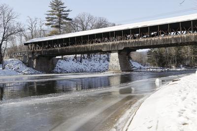 01-11-22 Cold icy river and bridge