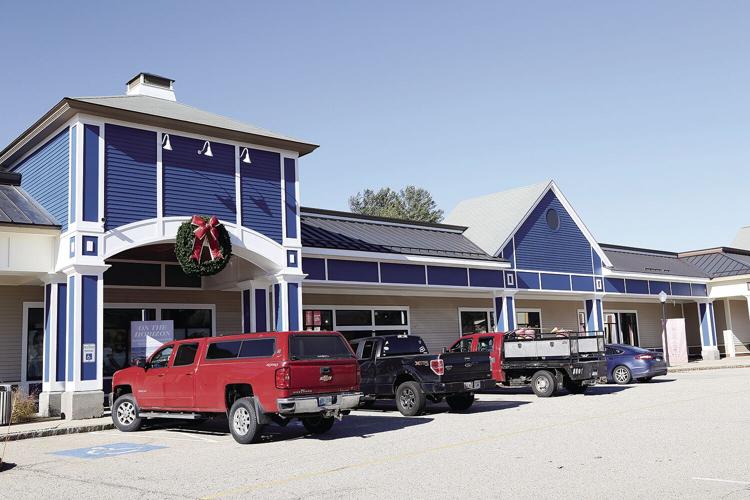 11-07-22 Settlers Green old navy future building