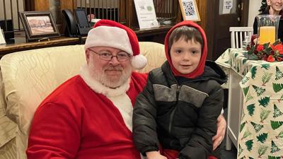 Santa meets with Kellen Stellar