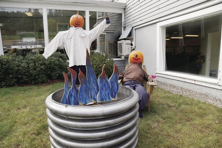 10-05-21 Pumpkins white mtn oil wide