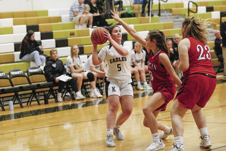 12-22-22 KHS-Berlin WBB brown shot