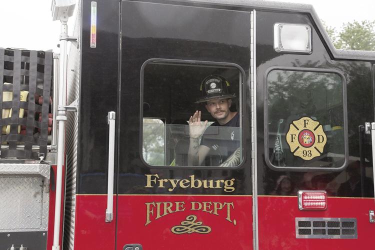 05-27-24 Mem Day Fryeburg parade smile fire hori