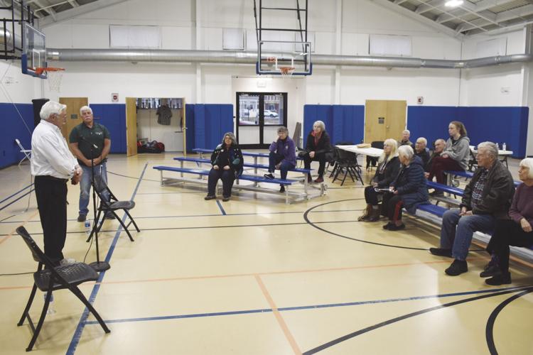 Conway selectmens candidates and crowd 32422