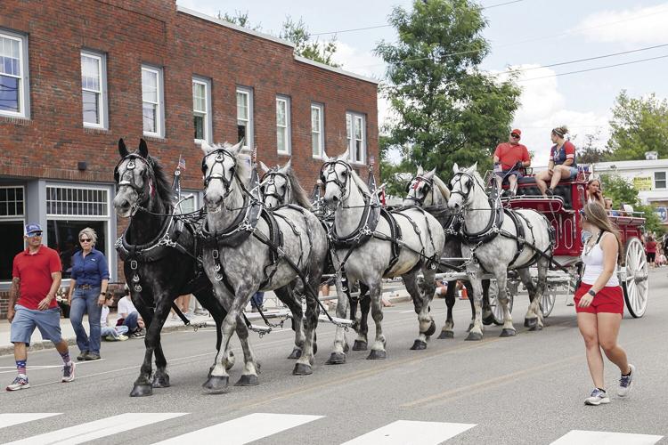 07-04-22 4th Conway Parade horses and wagon