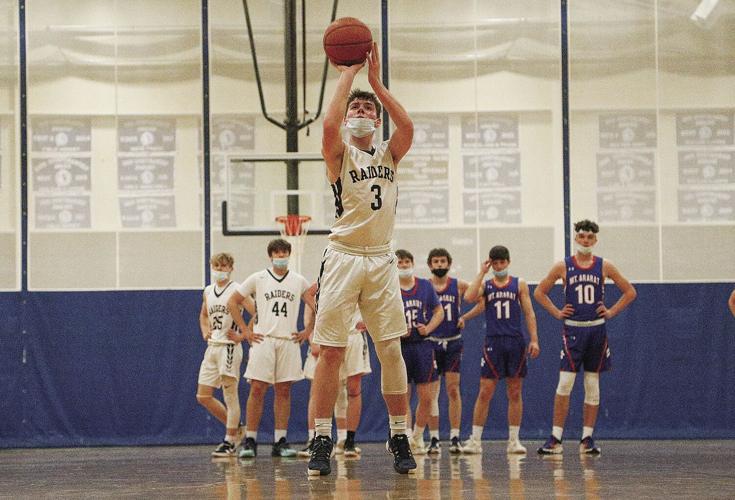 02-15-22 FA MBB saunders free throw