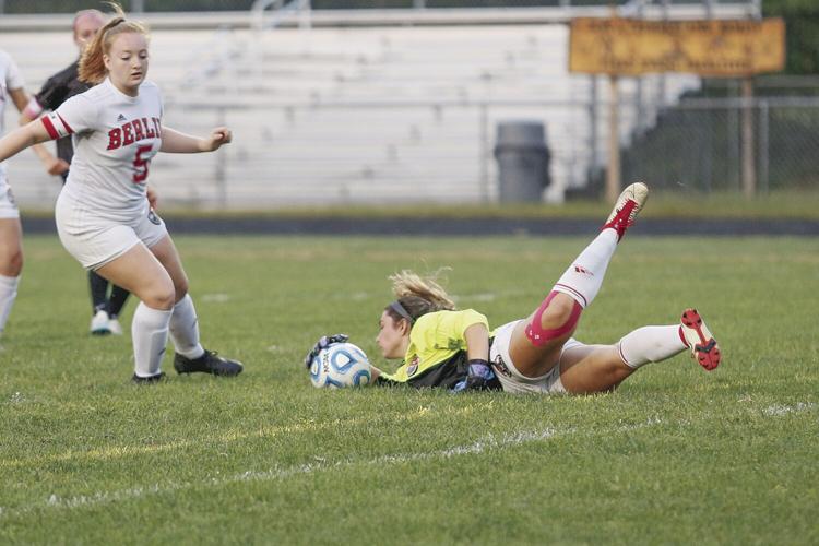 09-06-23 KHS WSOC berlin goalie dive