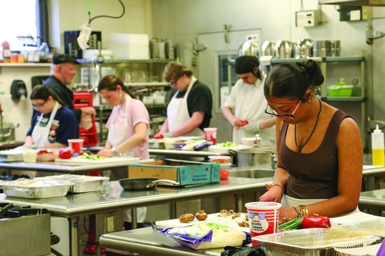 04-10-26 KHS Cooking Workshop chopping medium