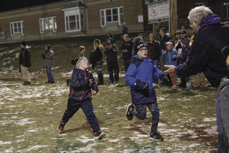 11-18-22 Conway Rec Turkey Trot 7-8 boys high fives