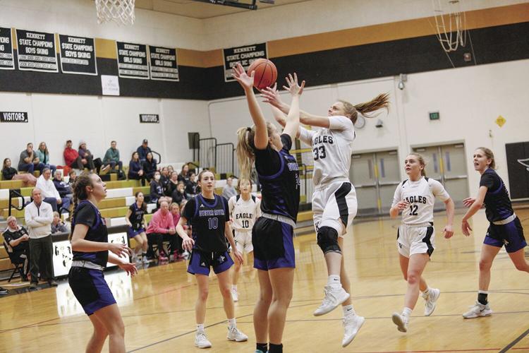 01-13-23 KHS WBB chick jump