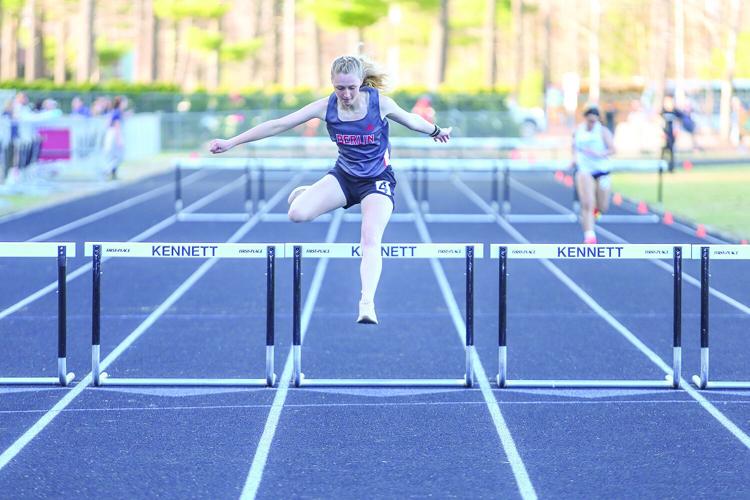 04-22-25 KHS Track 300m hurdles berlin