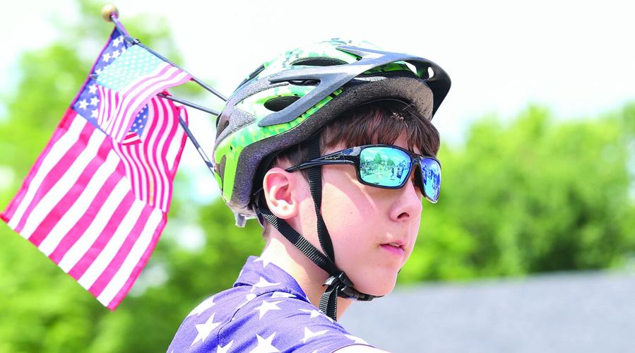 07-04-25 Fourth Parade conway reflective glasses