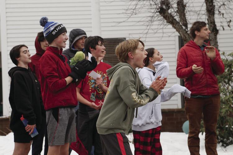 11-18-22 JB Turkey Trot cheering