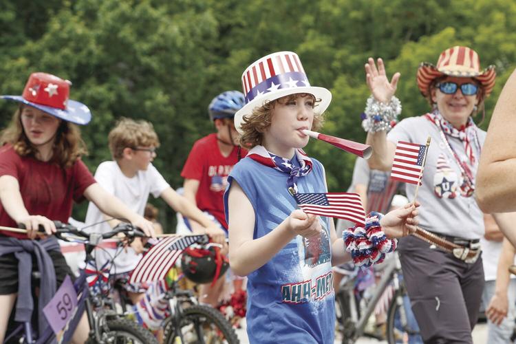 07-04-23 Bartlett 4th medium patriotic walker