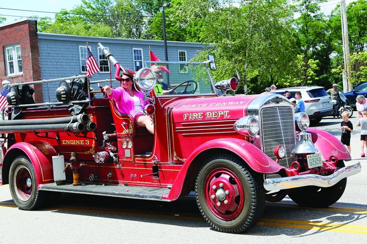 07-04-25 Fourth Parade conway antique fire truck