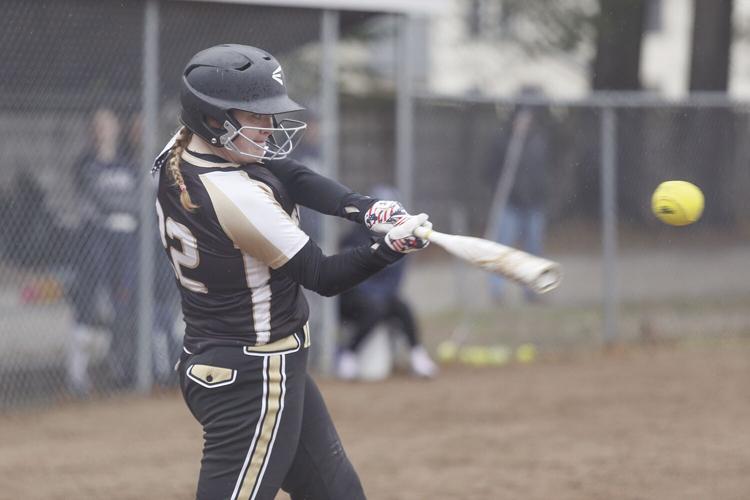 04-16-22 SB Scrimmage khs glaze hit tight