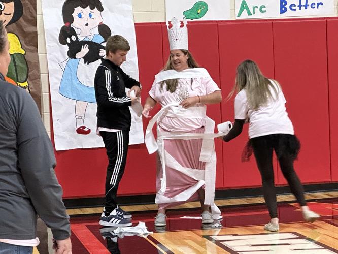 There were many good sports participating in the Sept. 27 Homecoming Pep Rally