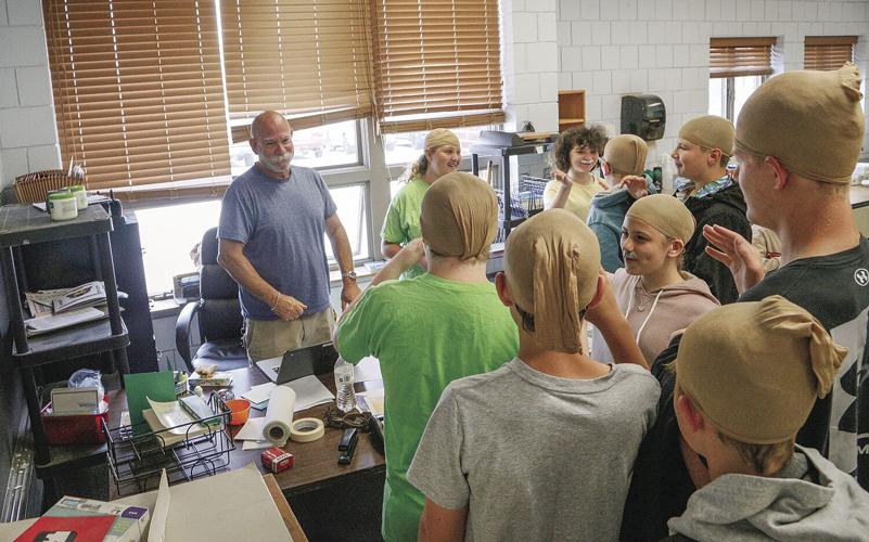 06-16-22 Conway El Teachers malkin look-alikes swarm