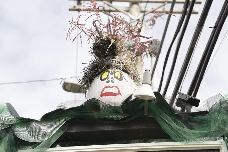 10-05-21 Pumpkins debony cruella