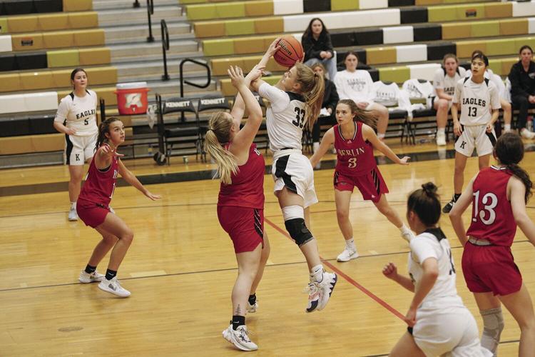 12-22-22 KHS-Berlin WBB chick jump shot