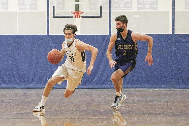 01-11-22 FA MBB dribble lean