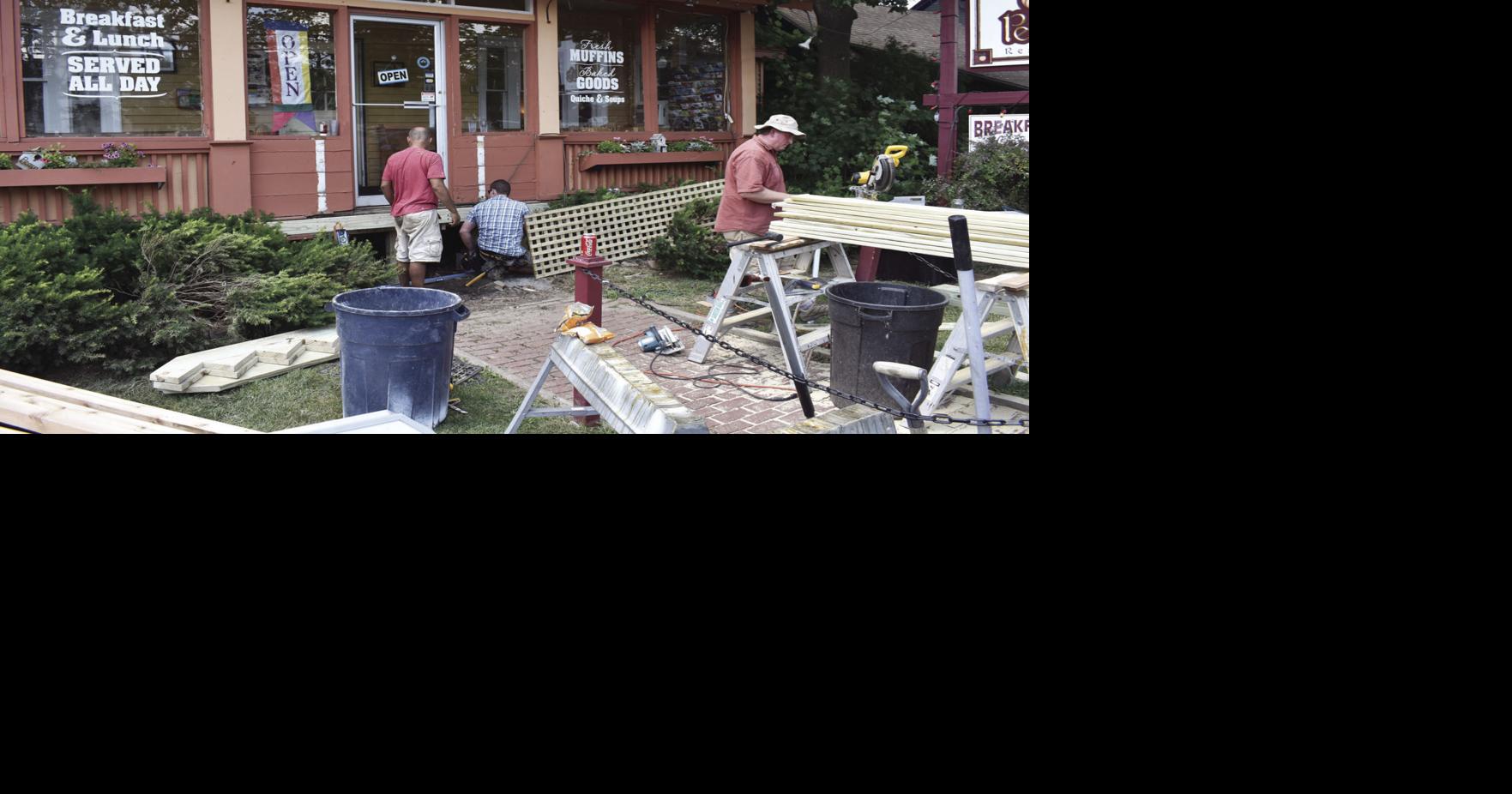 Truck strikes Peach's Restaurant