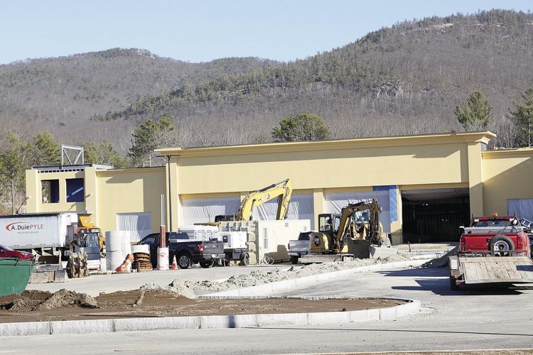 11-22-22 Market Basket front tighter