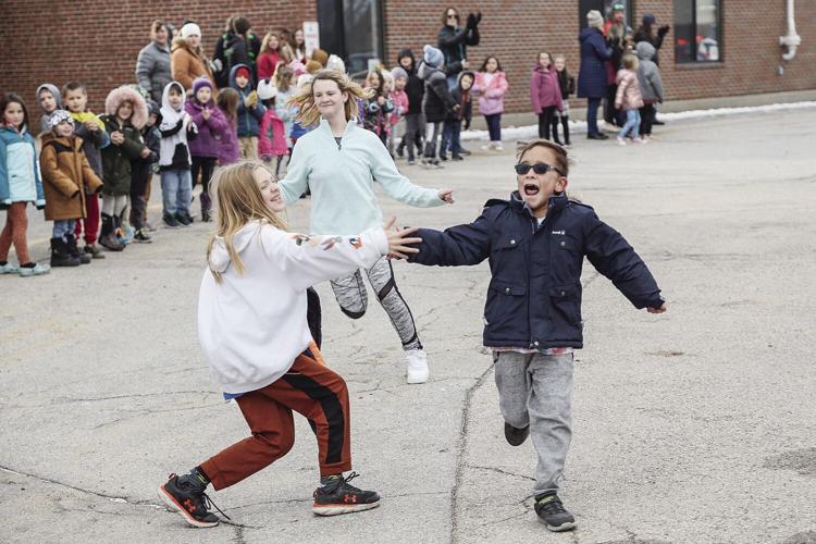 11-18-22 JB Turkey Trot high five