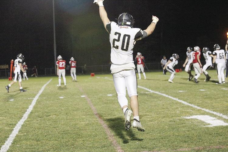 09-16-22 KHS FB koroski jump after stearns td