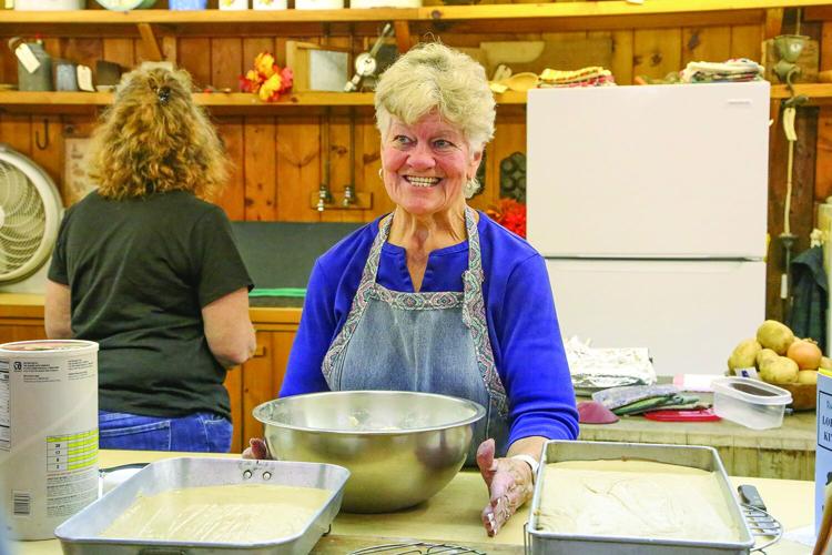 10-04-26 Fryeburg Fair lorettas kitchen smile