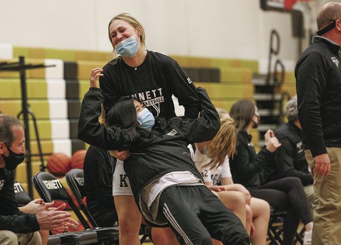 01-18-22 KHS WBB cheering falling