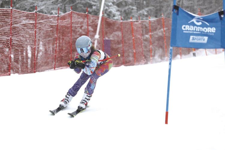 01-07-22 KHS Ski girls around corner
