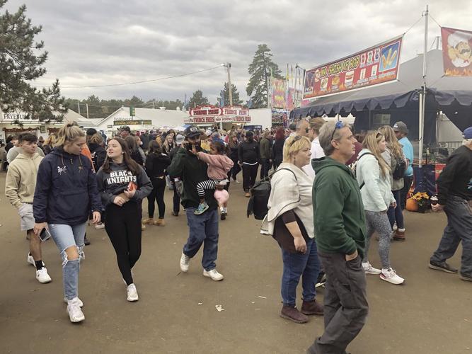 crowd shot closing day